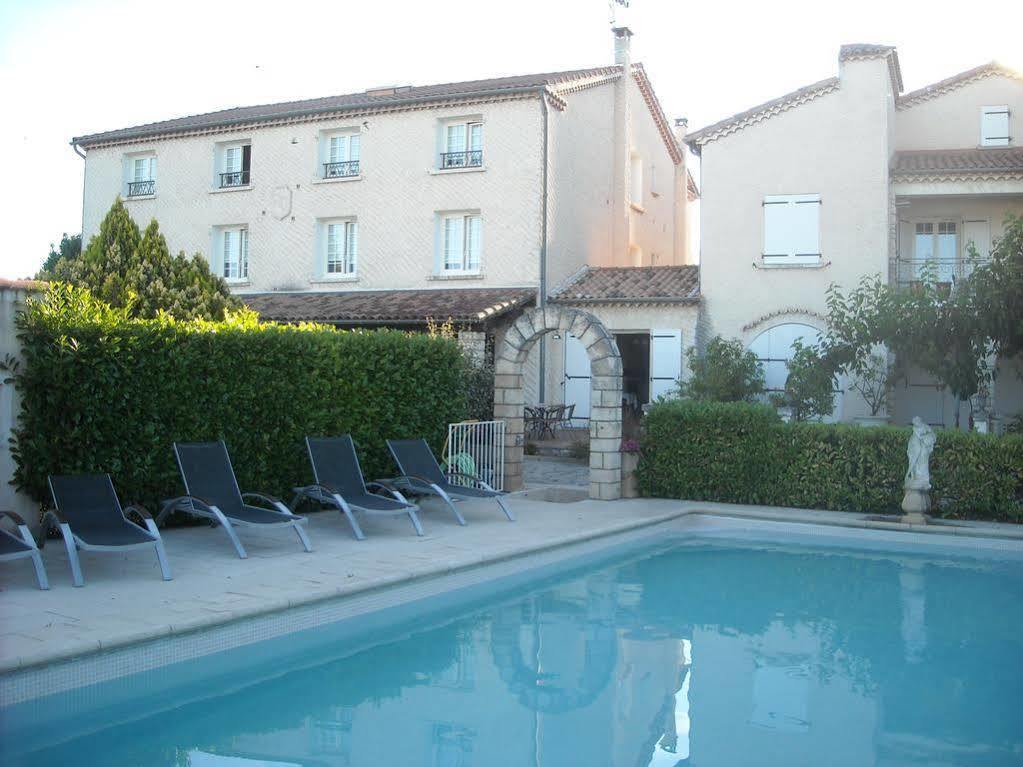 Hotel Ecusson Saint-Hilaire-de-Brethmas Exterior foto